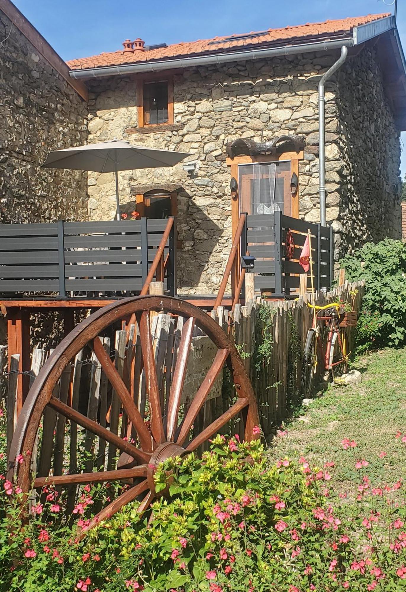 Gite La Grangette De Pauline Mercus-Garrabet Luaran gambar